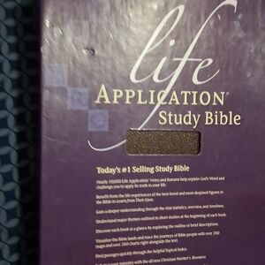 Life Application Study Bible - Purple